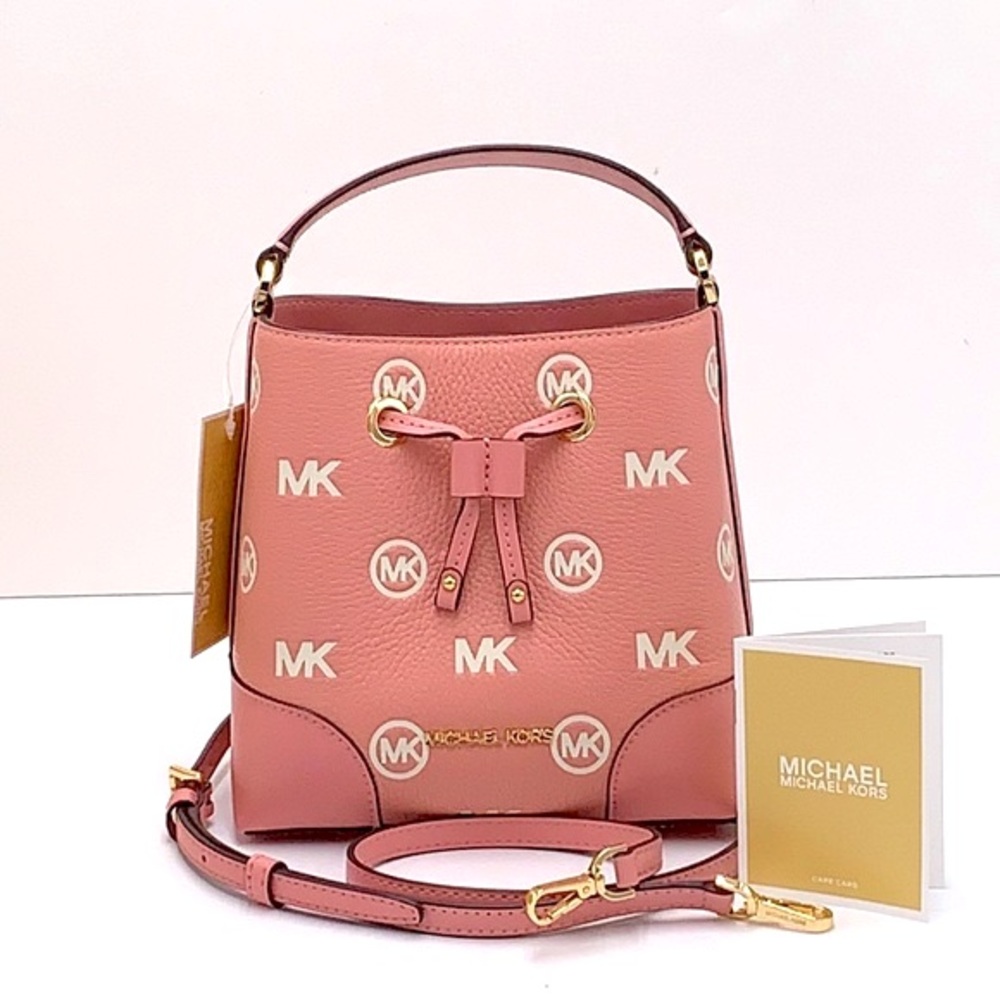 MICHAEL KORS
Mercer Small Logo Embossed Leather
Bucket Bag PRIMROSE COLOR
